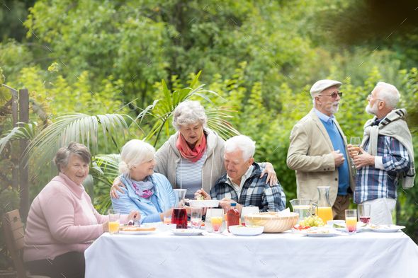 sorties entre seniors célibataires